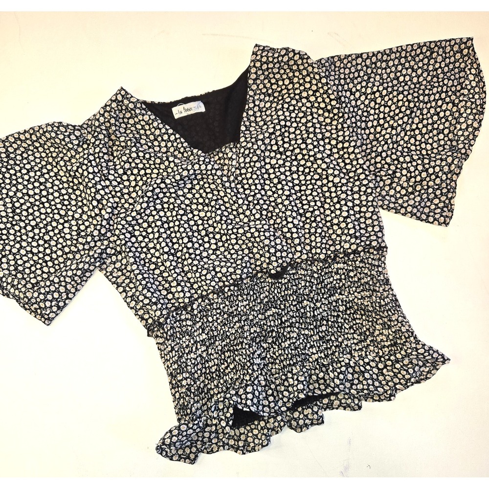 In Loom Floral Milkmaid Elastic Waist Cape Sleeve V-Neck Top Size‎ Large